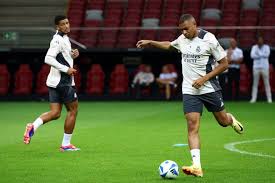 来羽毛球生 来羽毛球生